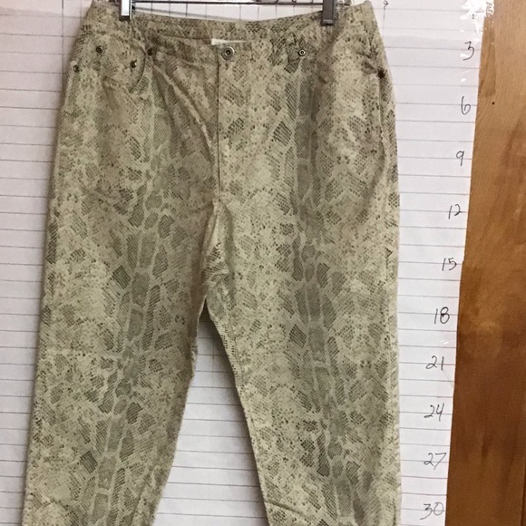LIZ CLAIBORNE women’s jeans sz 14  snake skin pattern - Picture 2 of 5